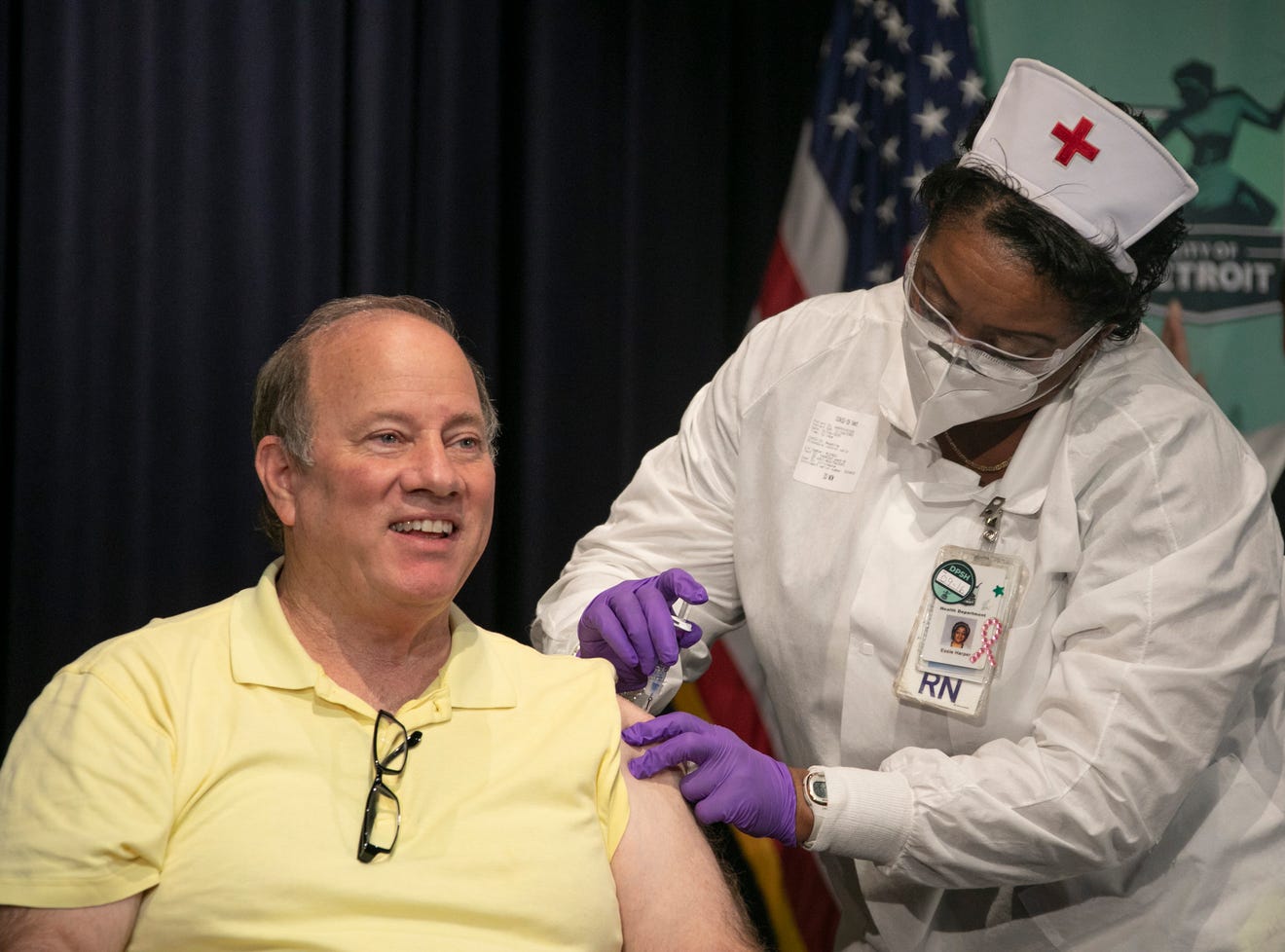 Mayor Mike Duggan getting the flu shot